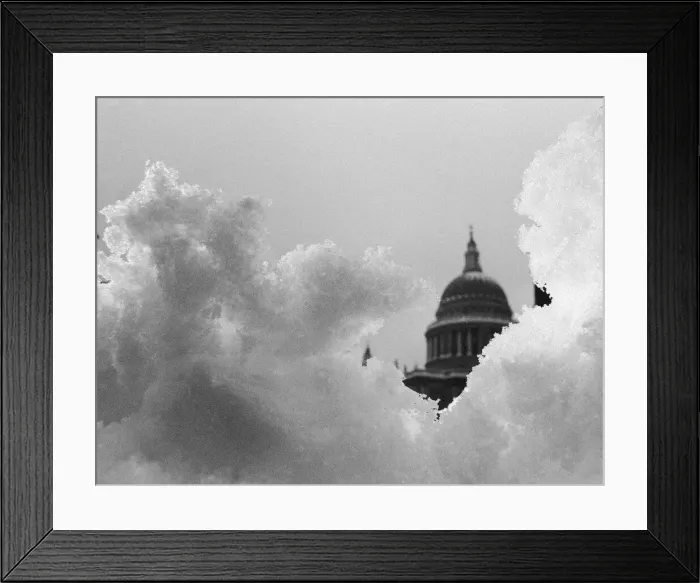 Framed Print : St Pauls Cathedral in London is surrounded in snow and ice Framed Print : St Pauls Cathedral in London is surrounded in snow and ice