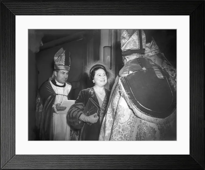 Framed Print : Queen Mother meets an Archbishop at Camberwell in 1953