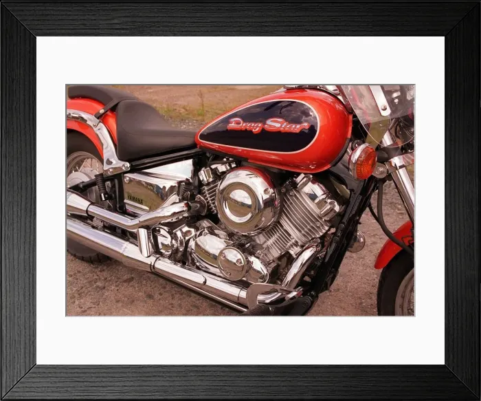 Framed Print : Yamaha Drag Star Motorbike Framed Print : Yamaha Drag Star Motorbike