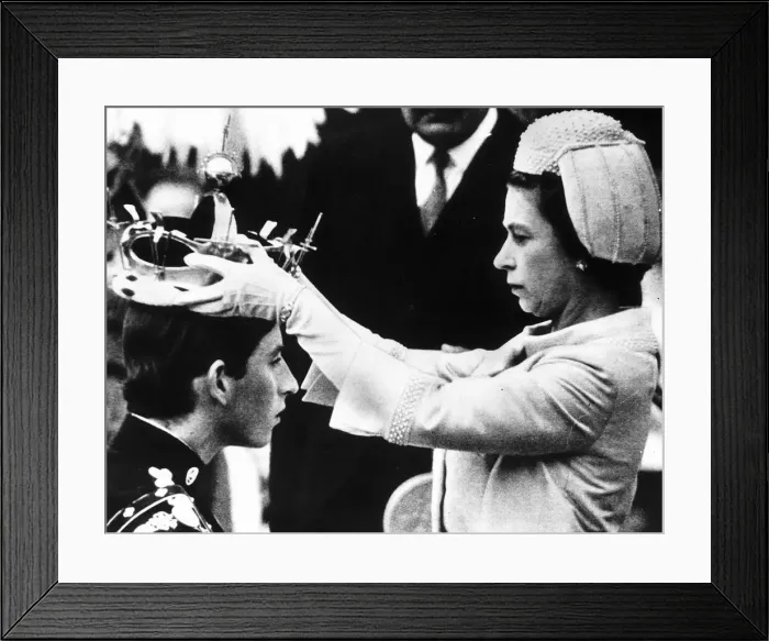 Framed Print : HRH Queen Elizabeth II places the crown on the head of Prince Charles in July 1969 Framed Print : HRH Queen Elizabeth II places the crown on the head of Prince Charles in July 1969