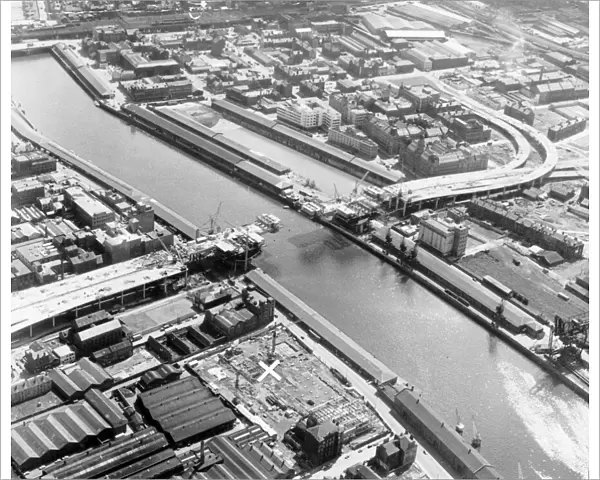 Kingston Bridge Glasgow under construction July 1969 Gap in span over River Clyde