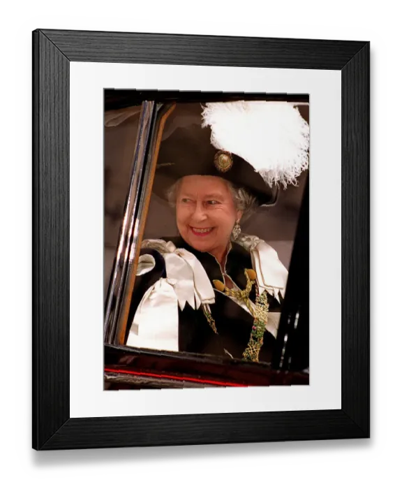 Framed Print : Queen Elizabeth 11 smiling from a car wearing cerimonial robes In Edinburgh at St Giles
