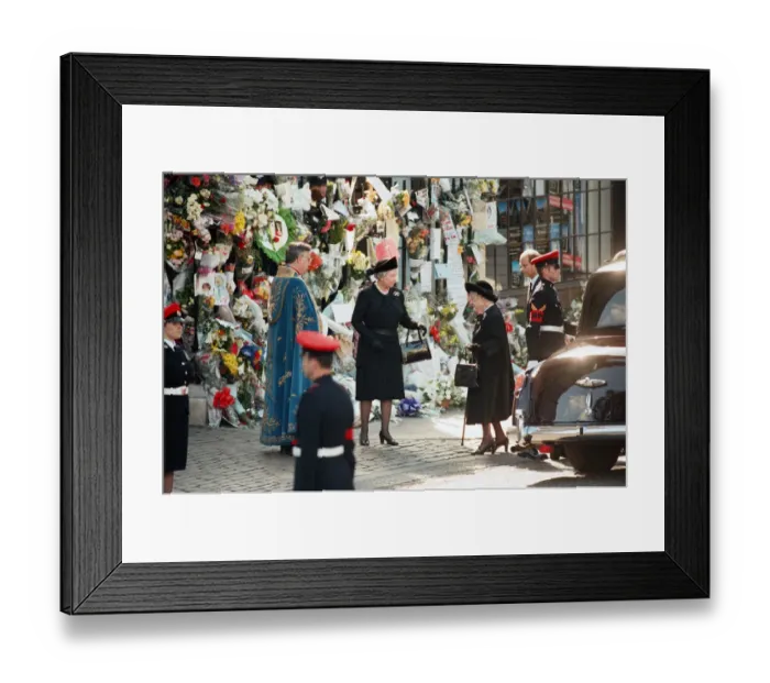 Framed Print : Princess Dianas funeral, September 1997 Queen Elizabeth II Framed Print : Princess Dianas funeral, September 1997 Queen Elizabeth II