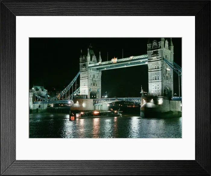 Framed Print : Tower Bridge London at night Framed Print : Tower Bridge London at night