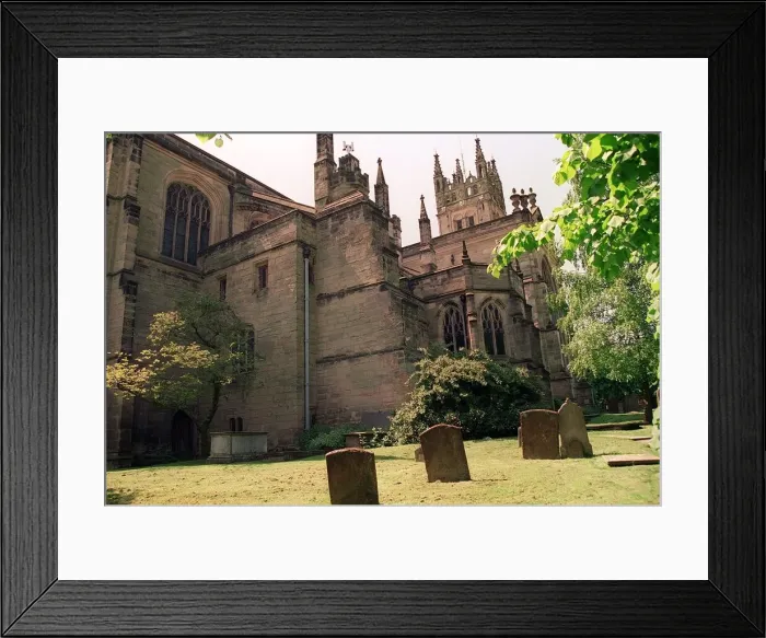 Framed Print : Church Gravyard in the City of Warwick Framed Print : Church Gravyard in the City of Warwick