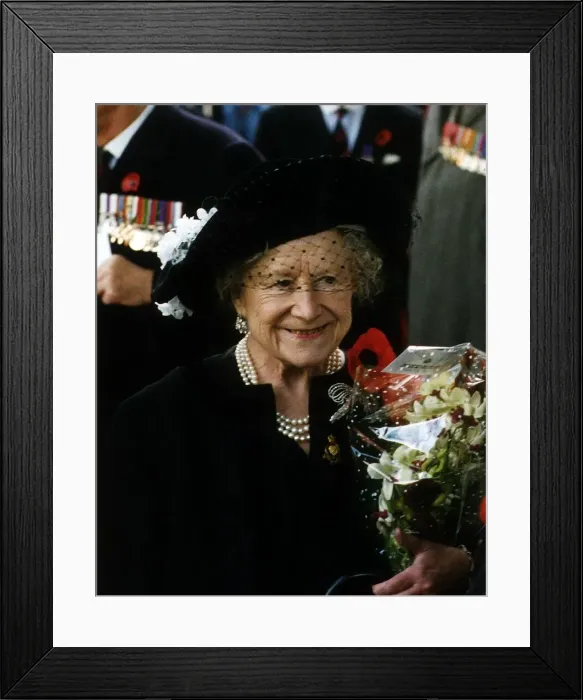 Framed Print : Queen Mother at Remembrance Service in Westminster Abbey, 1993
