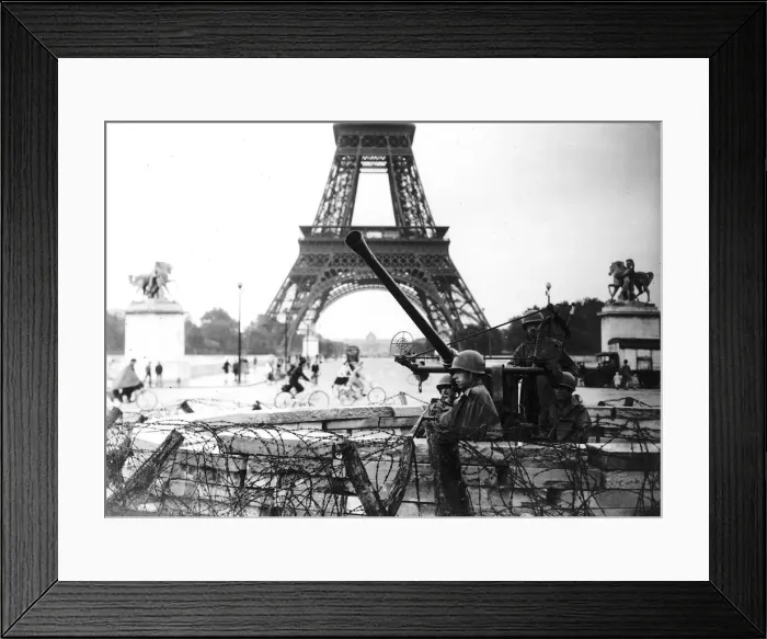 Framed Print : An American Army anti aircraft gun beside the Eiffel Tower after the liberation of Paris Framed Print : An American Army anti aircraft gun beside the Eiffel Tower after the liberation of Paris