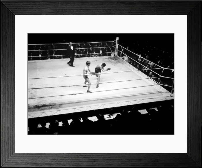 Framed Print : Jimmy Wilde fought the American Memphis Pal Moore at Olympia London on the 17th July