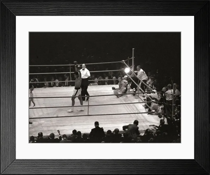 Framed Print : Cassius Clay August 1966 Title fight against Brian London