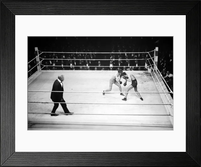 Framed Print : Jimmy Wilde fought the American Memphis Pal Moore at Olympia London on the 17th July