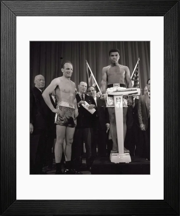 Framed Print : American world champion heavyweight boxer Muhammad Ali, formerly known as Cassius Clay Framed Print : American world champion heavyweight boxer Muhammad Ali, formerly known as Cassius Clay