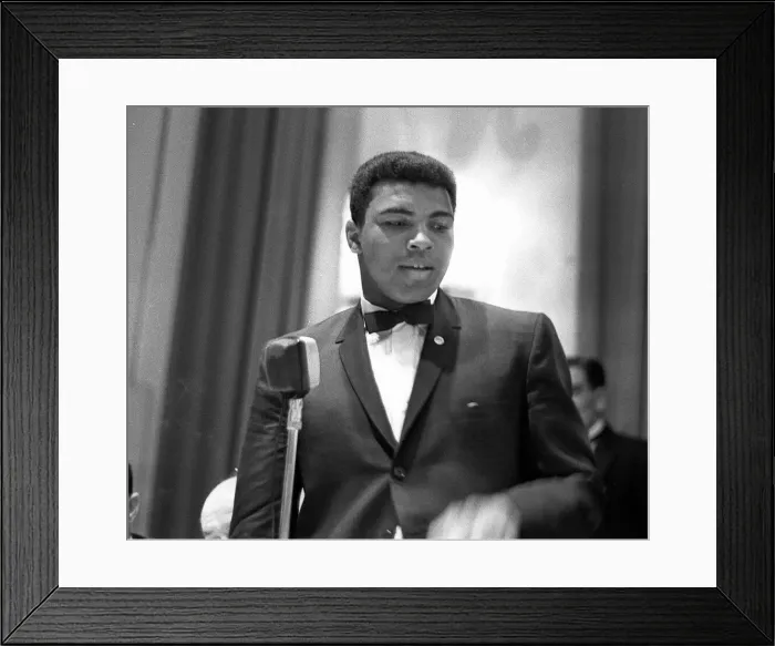 Framed Print : Cassius Clay (Muhammad Ali) attends a sports writers reception Framed Print : Cassius Clay (Muhammad Ali) attends a sports writers reception