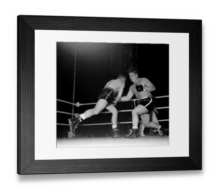 Framed Print : Boxing Don Cockell British and European Heavyweight Champion lands a right to the midrift Framed Print : Boxing Don Cockell British and European Heavyweight Champion lands a right to the midrift