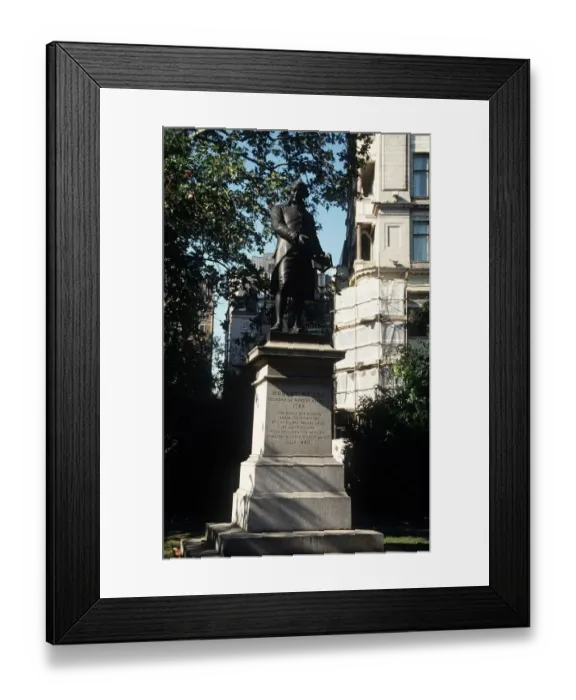 Framed Print : Statue of Robert Raikes in Embankment gardens London Framed Print : Statue of Robert Raikes in Embankment gardens London