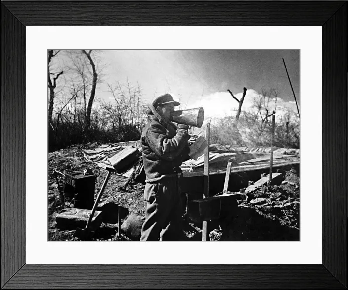 Framed Print : Lieutenant K. J. Dawes of Bristol gives the order to an R. A. F Framed Print : Lieutenant K. J. Dawes of Bristol gives the order to an R. A. F