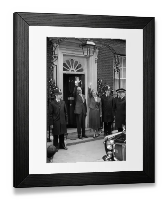 Framed Print : Margaret Thatcher wins 1979 General Election - new Prime Minister outside No 10 Downing Framed Print : Margaret Thatcher wins 1979 General Election - new Prime Minister outside No 10 Downing