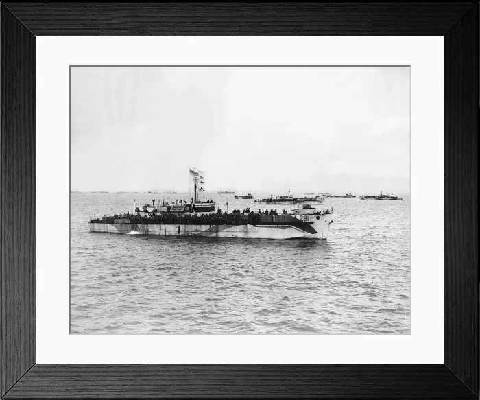Framed Print : Landing craft prepare to land Allied troops on French beach. WW2 1944 Framed Print : Landing craft prepare to land Allied troops on French beach. WW2 1944