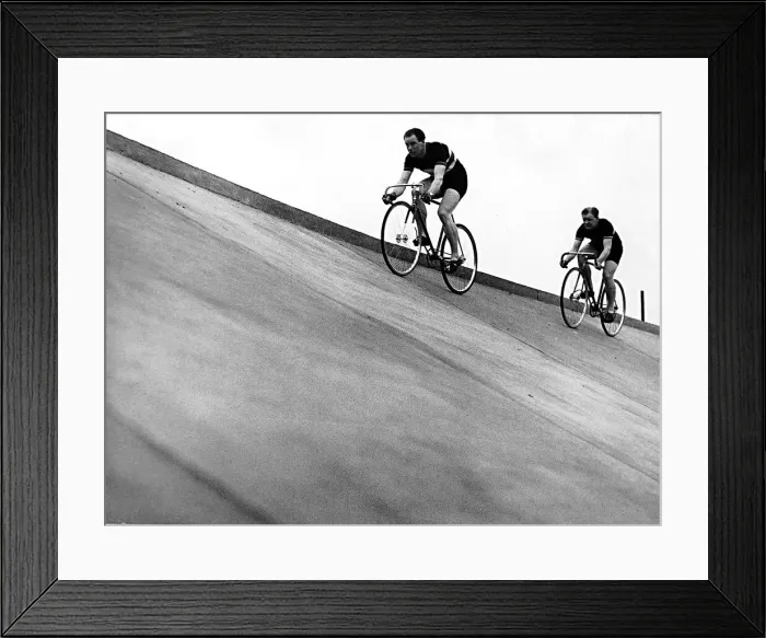 Framed Print : Sportsman of the Year Reg Harris tries out the new velodrome circuit in Manchester 1949