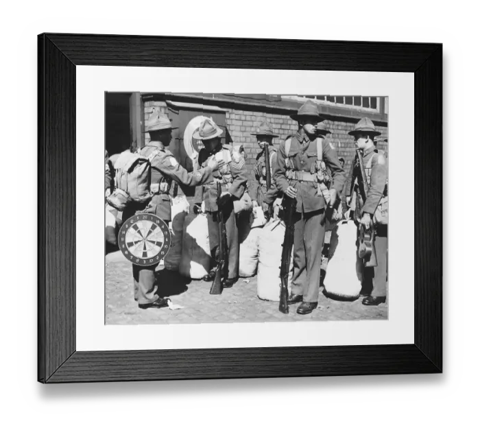 Framed Print : Maoris serving with the New Zealand Army arrive in Britain to join the war in Europe Framed Print : Maoris serving with the New Zealand Army arrive in Britain to join the war in Europe