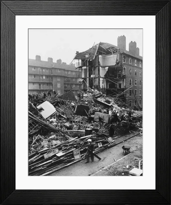 Framed Print : Rescues services search the remains of flats in Shoreditch London after a WW2 air raid Framed Print : Rescues services search the remains of flats in Shoreditch London after a WW2 air raid