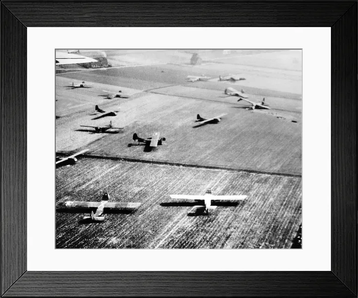 Framed Print : 1500 gliders from the 1st Allied Airborne 1945 carried troops Framed Print : 1500 gliders from the 1st Allied Airborne 1945 carried troops