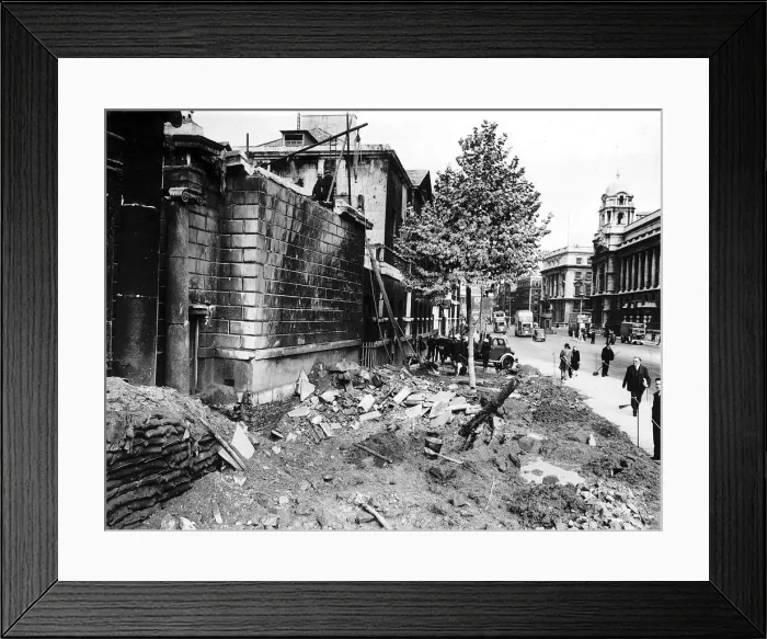 Framed Print : Whitehall London after a WW2 air raid 1940 Framed Print : Whitehall London after a WW2 air raid 1940