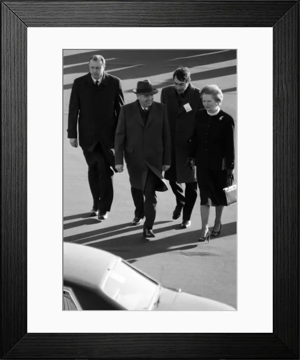 Framed Print : Margaret Thatcher meets President Mikhail Gorbachev at RAF base Brize Norton Dec 1987