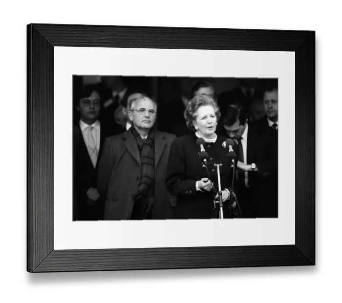 Framed Print : Margaret Thatcher meets President Mikhail Gorbachev at RAF base Brize Norton Dec 1987 Framed Print : Margaret Thatcher meets President Mikhail Gorbachev at RAF base Brize Norton Dec 1987