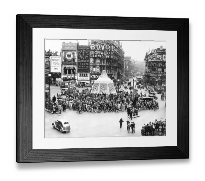 Framed Print : Crowd gathers in Piccadilly Circus London for Victory celebrations on VE Day 1945 Framed Print : Crowd gathers in Piccadilly Circus London for Victory celebrations on VE Day 1945