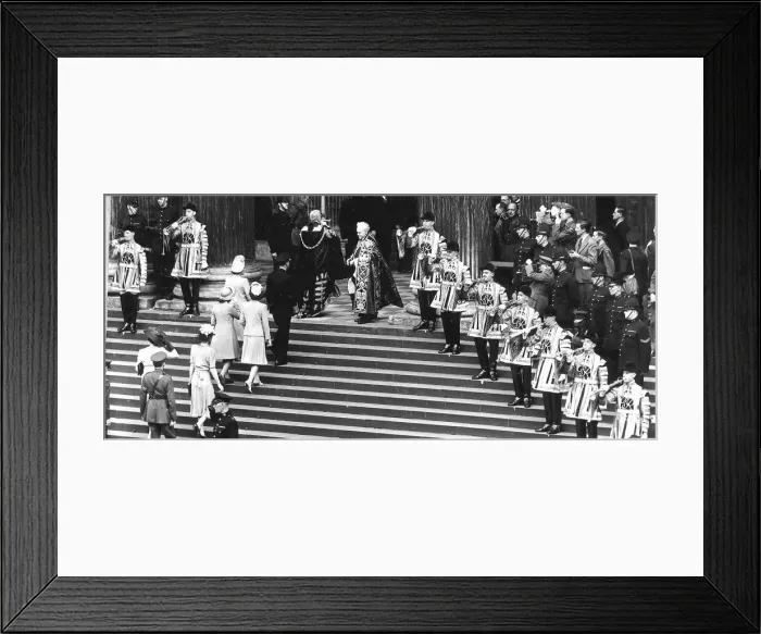 Framed Print : Fanfare ouside St Pauls Cathedral London as the Royal Family arrive for the Victory Framed Print : Fanfare ouside St Pauls Cathedral London as the Royal Family arrive for the Victory