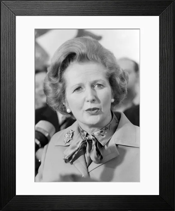 Framed Print : Margaret Thatcher July 1980 visits Toynbee Hall in the East End Framed Print : Margaret Thatcher July 1980 visits Toynbee Hall in the East End