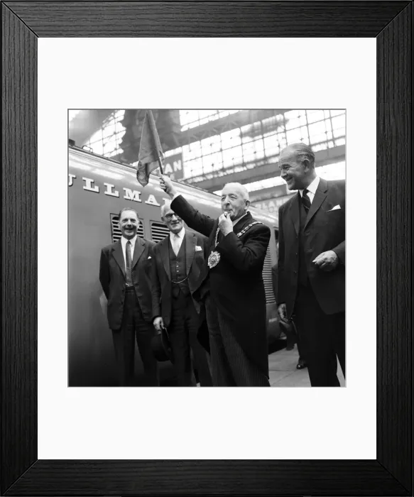 Framed Print : The Midland Pullman leaving Manchester for its innaugral journey to London Framed Print : The Midland Pullman leaving Manchester for its innaugral journey to London