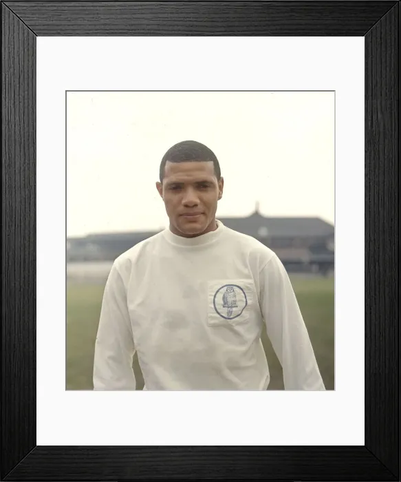 Framed Print : Leeds United footballer Albert Johanneson May 1965 Framed Print : Leeds United footballer Albert Johanneson May 1965