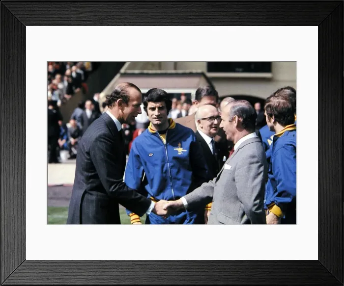 Framed Print : FA Cup Final 1971- Arsenal v Liverpool Duke of Kent with Frank McLintock Framed Print : FA Cup Final 1971- Arsenal v Liverpool Duke of Kent with Frank McLintock