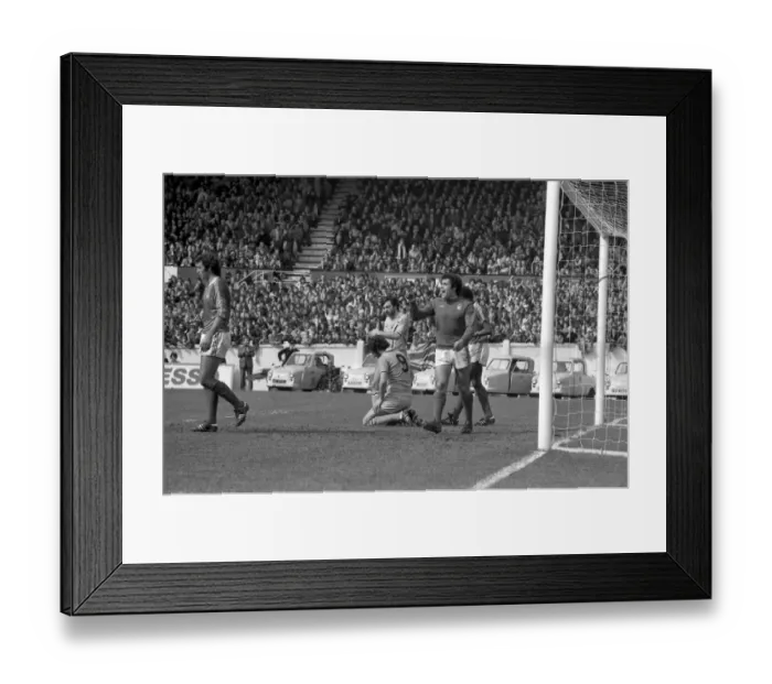 Framed Print : Coventry City v Nottingham Forest football match played at Highfield Road