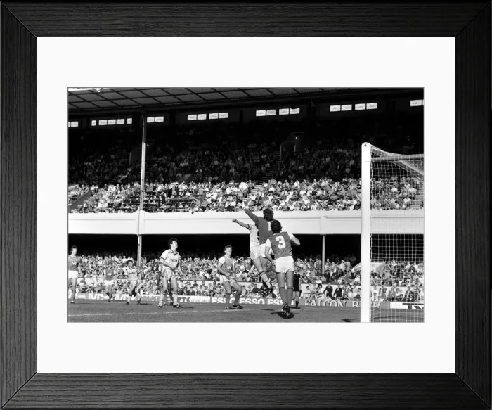Framed Print : Division One Football 1985 / 86 Season, Arsenal v Aston Villa, Highbury Framed Print : Division One Football 1985 / 86 Season, Arsenal v Aston Villa, Highbury