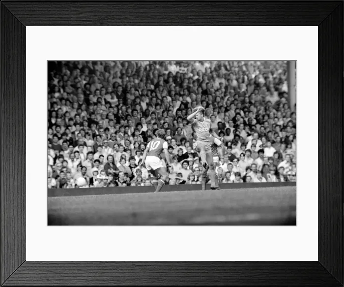 Framed Print : Division One Football 1981 / 82, Arsenal v Stoke, Highbury Framed Print : Division One Football 1981 / 82, Arsenal v Stoke, Highbury
