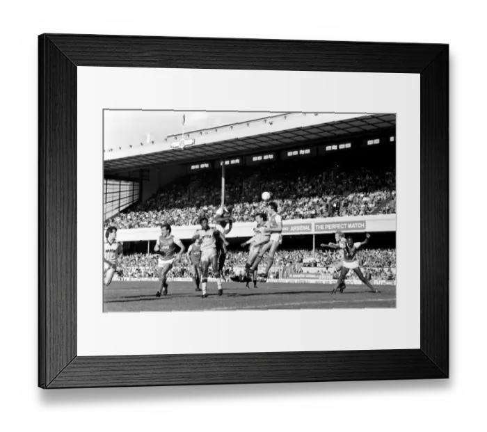 Framed Print : Division One Football 1985  /  86 Season, Arsenal v Aston Villa, Highbury