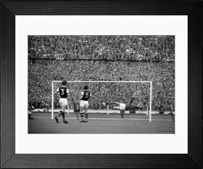 Framed Print : FA Cup final at Wembley Stadium. Tottenham Hotspur 3 v. Burnley 1 Framed Print : FA Cup final at Wembley Stadium. Tottenham Hotspur 3 v. Burnley 1