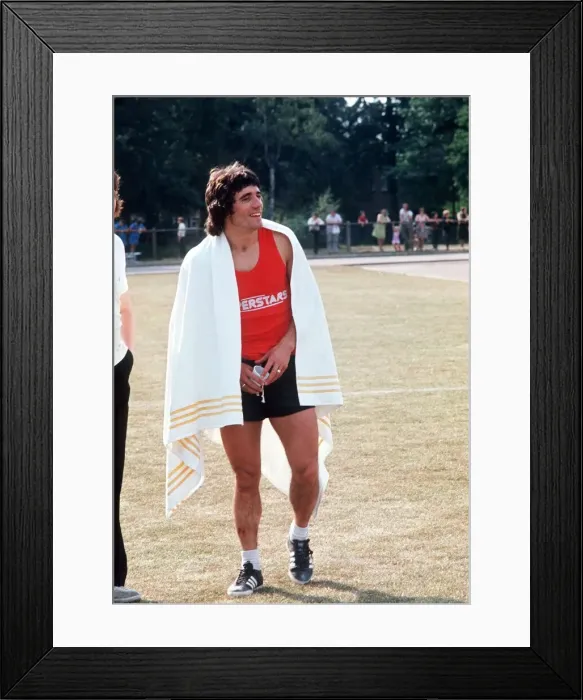 Framed Print : Kevin Keegan footballer on TV programme Superstars 1976 towel over shoulders Framed Print : Kevin Keegan footballer on TV programme Superstars 1976 towel over shoulders