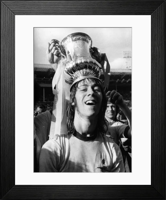 Framed Print : Charlie George winning goal scorer for Arsenal in 1971 FA Cup final Framed Print : Charlie George winning goal scorer for Arsenal in 1971 FA Cup final