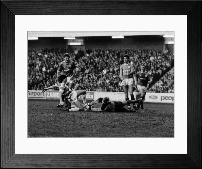Framed Print : Rangers versus Hamilton Accies January 1987 Rangers goalkeeper Chris Woods saves Framed Print : Rangers versus Hamilton Accies January 1987 Rangers goalkeeper Chris Woods saves
