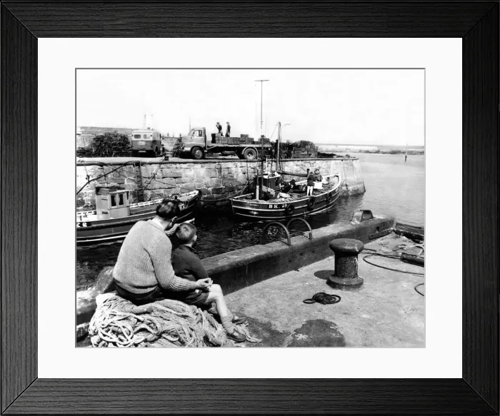 Framed Print : Lib - Seahouses, 1954;'A caravan village to enliven Seahouses