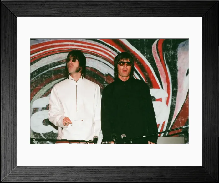 Framed Print : Oasis press conference, Liam and Noel Gallagher. 25th August 1999 Framed Print : Oasis press conference, Liam and Noel Gallagher. 25th August 1999