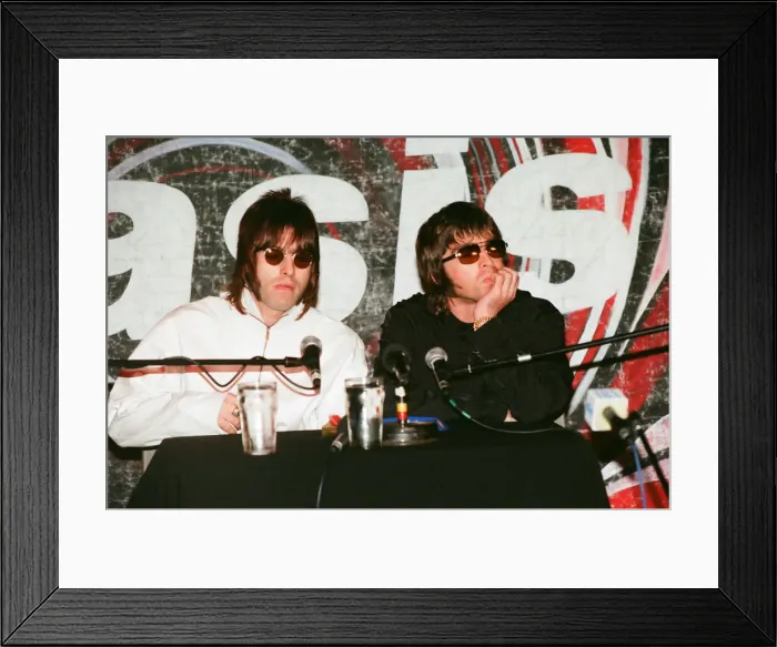 Framed Print : Oasis press conference, Liam and Noel Gallagher. 25th August 1999 Framed Print : Oasis press conference, Liam and Noel Gallagher. 25th August 1999