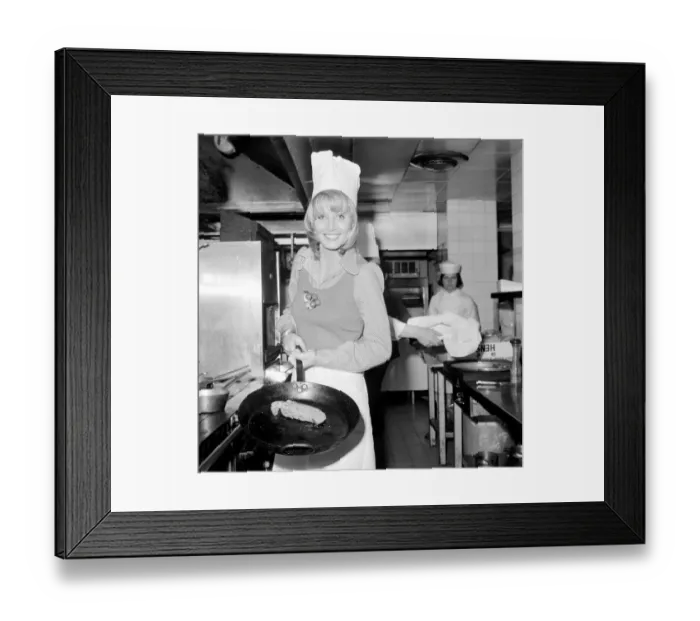 Framed Print : Miss World, 1972: Belinda Green: 20 year old Belinda Green, a blonde haired, blue eyed Framed Print : Miss World, 1972: Belinda Green: 20 year old Belinda Green, a blonde haired, blue eyed