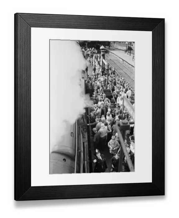 Framed Print : The 1T57 Fifteen Guinea Special, the last main-line passenger train to be