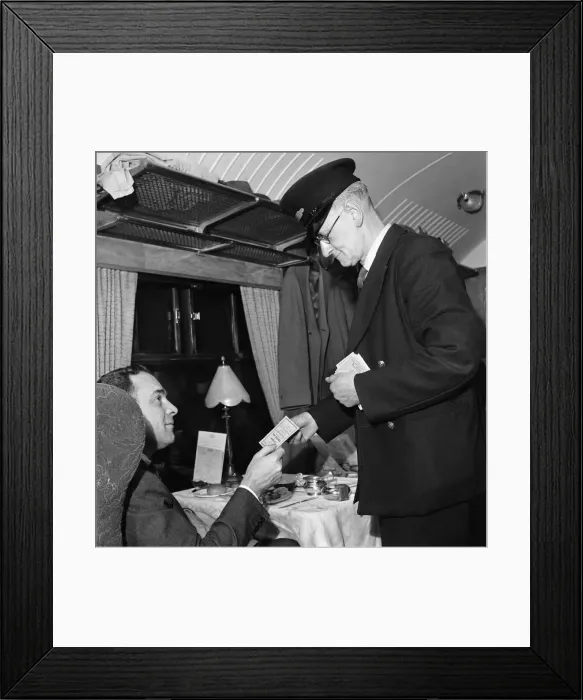 Framed Print : The Golden Arrow Pullman service from London to Paris