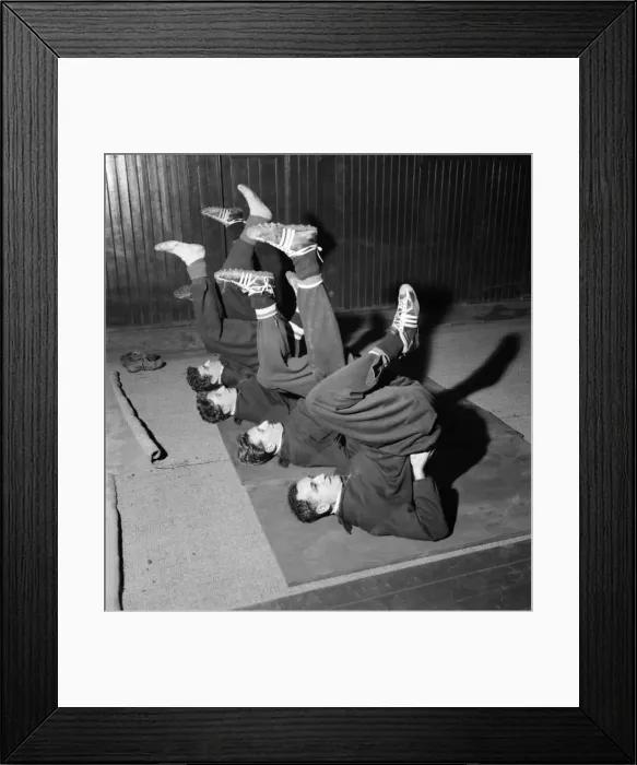 Framed Print : Tottenham Hotspur team training in preparation for their FA Cup semi final match against Framed Print : Tottenham Hotspur team training in preparation for their FA Cup semi final match against