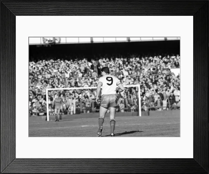 Framed Print : English League Division One match at Goodison Park. Everton 1 v Watford 0 Framed Print : English League Division One match at Goodison Park. Everton 1 v Watford 0